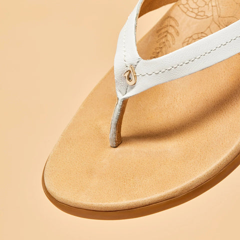 Honu - Bright White / Golden Sand